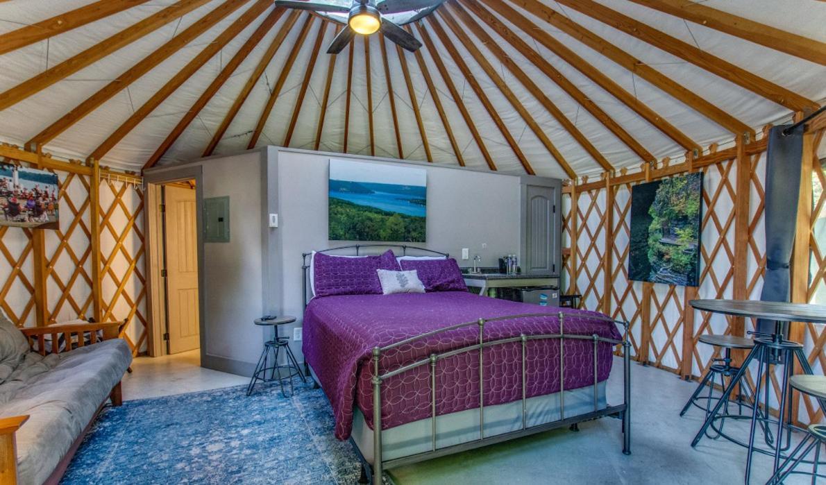 Plum Point Lodge Himrod Esterno foto